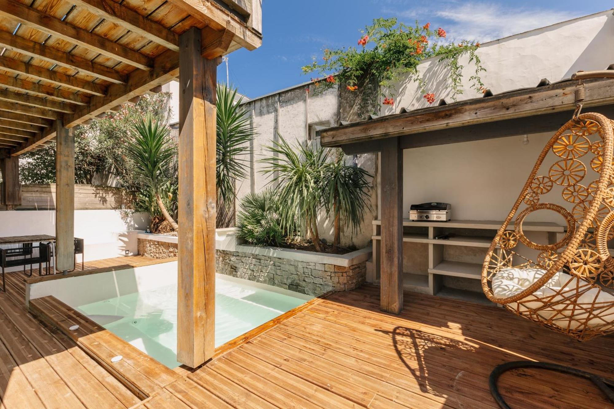 LITTLE OASIS - T2 avec terrasse à proximité du centre et de la plage Biarritz Esterno foto